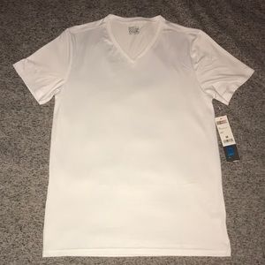 NEW 32 Degrees Men’s White V Neck T-Shirt